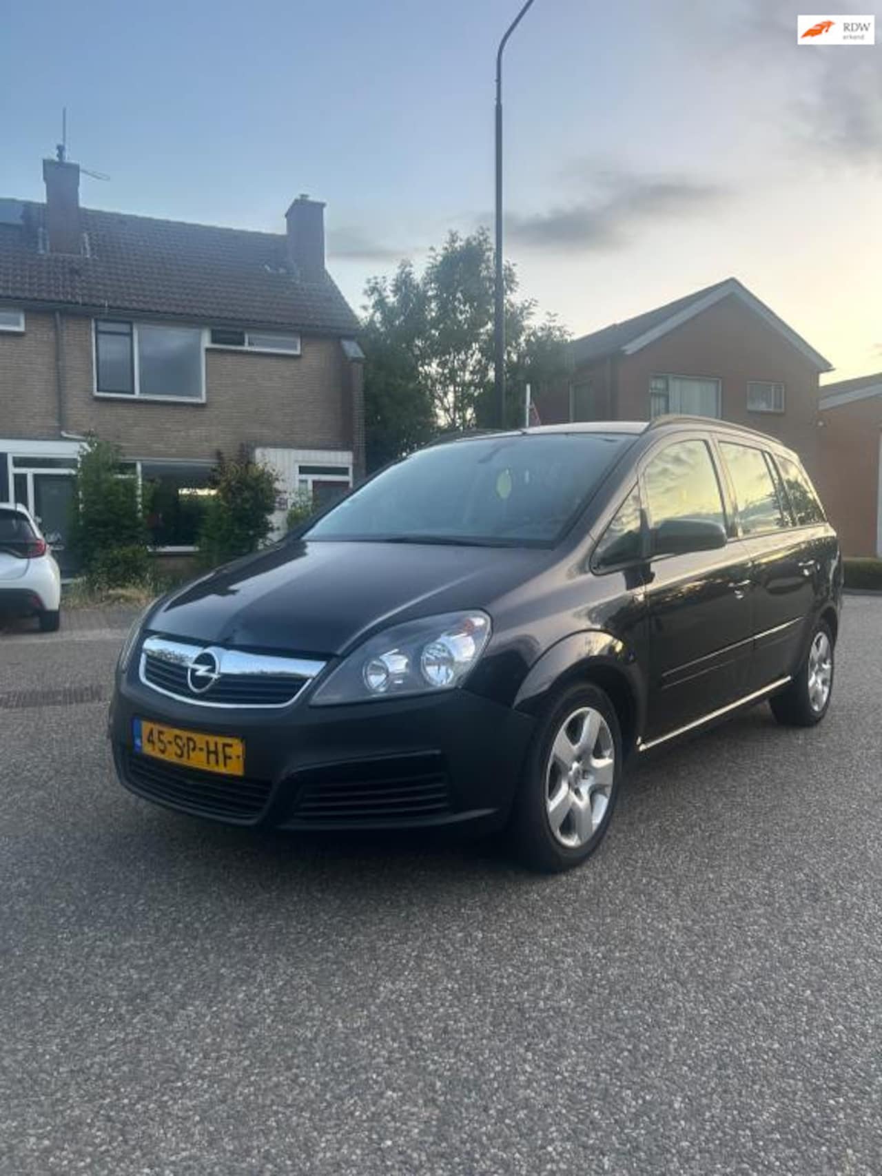 Opel Zafira - 1.8 Executive 7 Personen - AutoWereld.nl