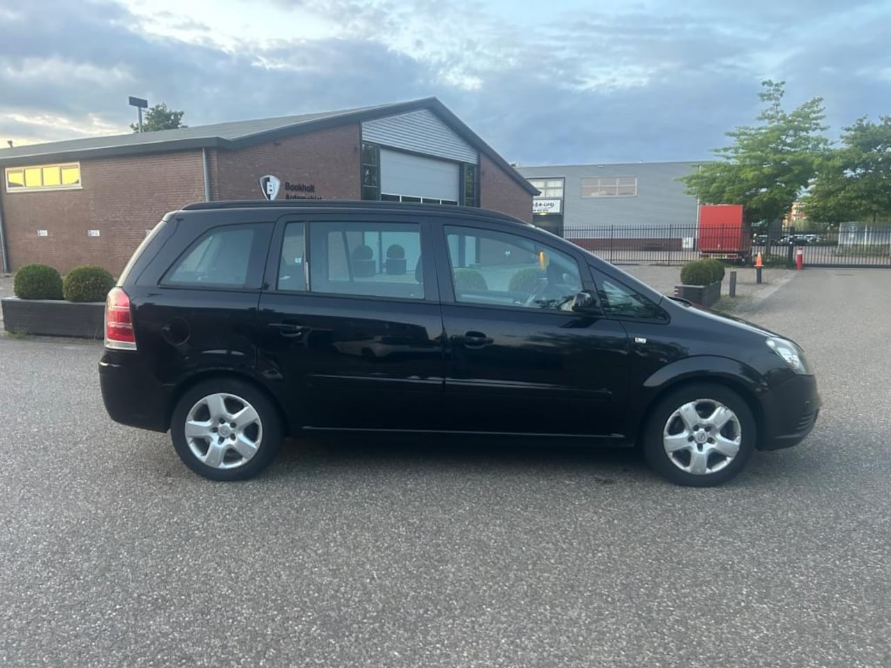 Opel Zafira - 1.8 Executive 7 Personen - AutoWereld.nl