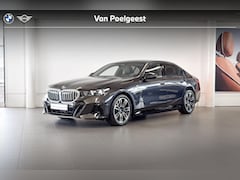 BMW 5-serie - Sedan 530e M Sport Edition | Glazen Panoramadak | Headup Display | Comfort Access | Select
