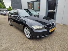 BMW 3-serie - 320i Dynamic Executive Airco/Navi/ LEES Advt