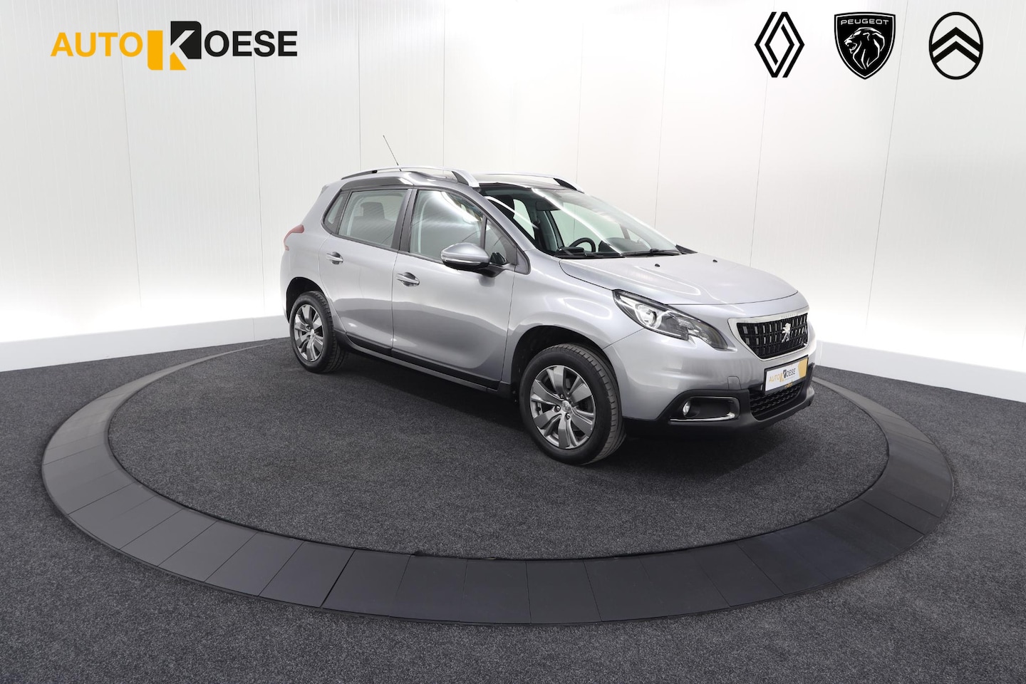 Peugeot 2008 - PureTech 82 Blue Lion | Trekhaak | Panoramadak | Navigatie | Parkeersensoren - AutoWereld.nl