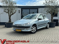 Peugeot 206 - 1.4 XS Nieuwe APK Elektrische Ramen Lichtmetaal Trekhaak