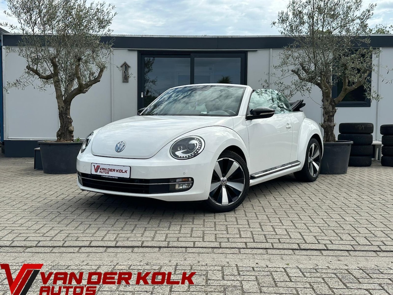Volkswagen Beetle Cabriolet - 1.4 TSI Sport Navi Cruise Climate Leder Lichtmetaal - AutoWereld.nl