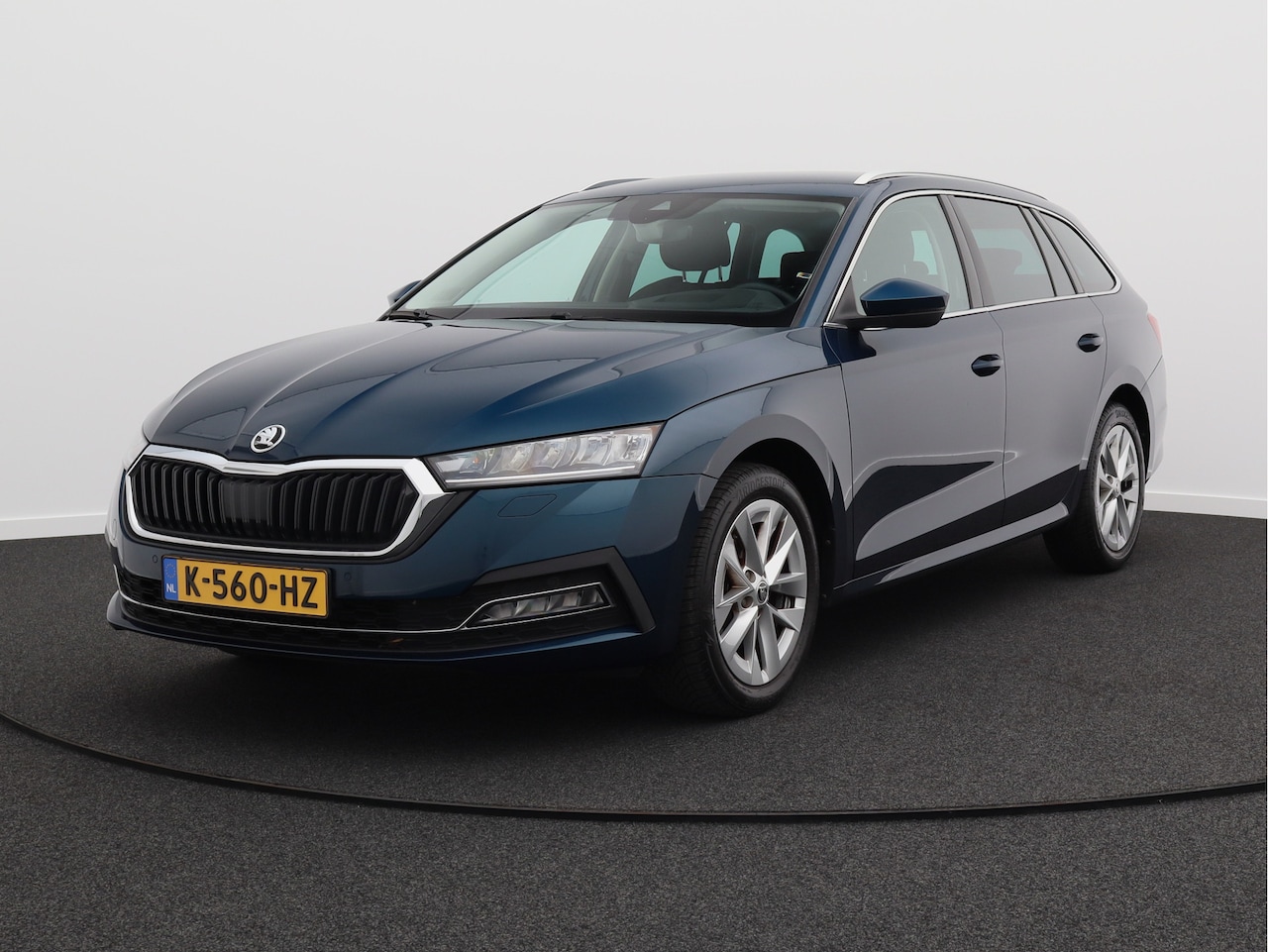 Skoda Octavia Combi - 1.0 TSI Business Edition Plus/ lage km/ compleet! - AutoWereld.nl