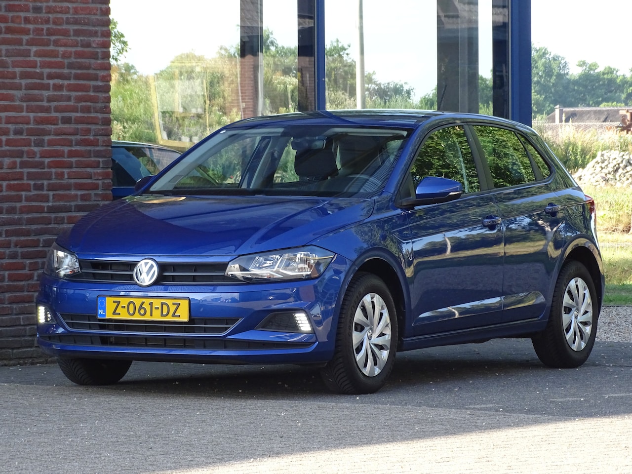 Volkswagen Polo - 1.0 MPI Trendline AUTO IS IN NIEUWSTAAT - AutoWereld.nl