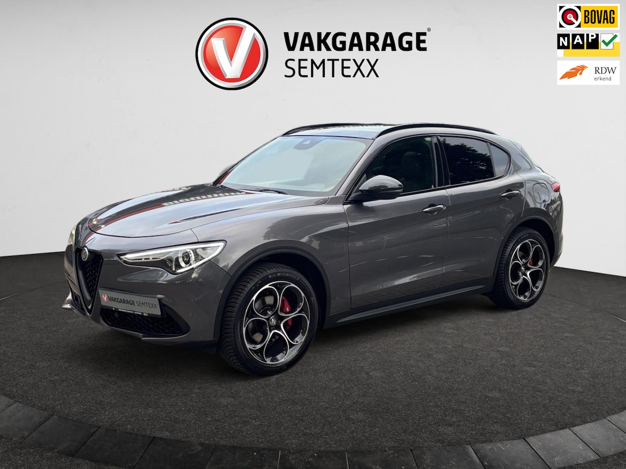 Alfa Romeo Stelvio - 2.0 T AWD B-Tech | Automaat | Camera | Navi | Cruise | Stuurwiel Verwarming | Stoelverwarm - AutoWereld.nl