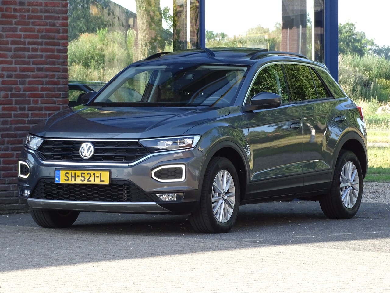 Volkswagen T-Roc - 1.5 TSI Style TREKHAAK OPEN DAK - AutoWereld.nl