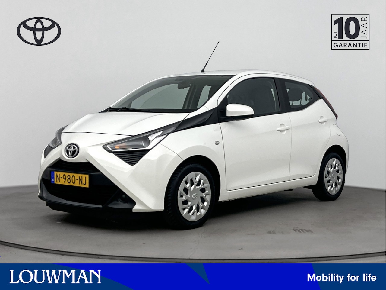 Toyota Aygo - 1.0 VVT-i x-play | NL-Auto | 5-Drs | Airco | Parkeercamera | Snelheidsregelaar | - AutoWereld.nl