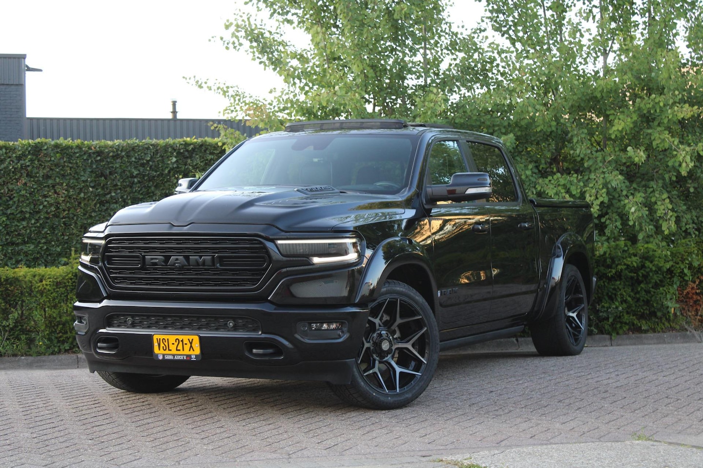 Dodge Ram 1500 - 5.7 | Limited | Widebody | Stoelkoeling | Panoramadak | 360 Camera | - AutoWereld.nl