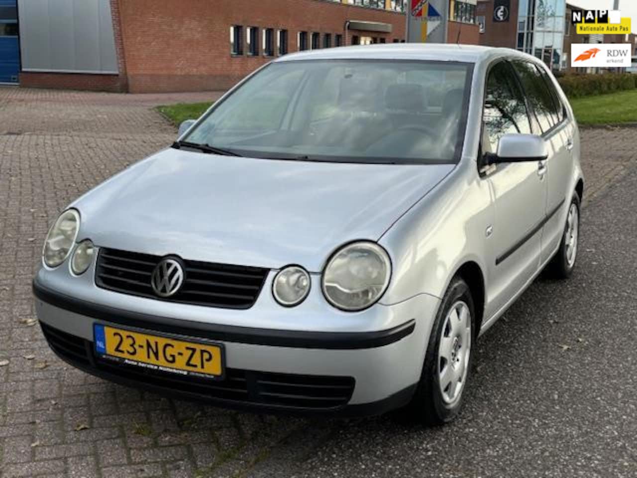 Volkswagen Polo - 1.4-16V Comfortline 5-Drs Airco Electric pakket Audio/CD Colorpakket ABS Cruisecontrol Dea - AutoWereld.nl