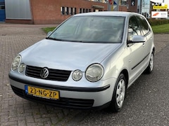 Volkswagen Polo - 1.4-16V Comfortline 5-Drs Airco Electric pakket Audio/CD Colorpakket ABS Cruisecontrol Dea