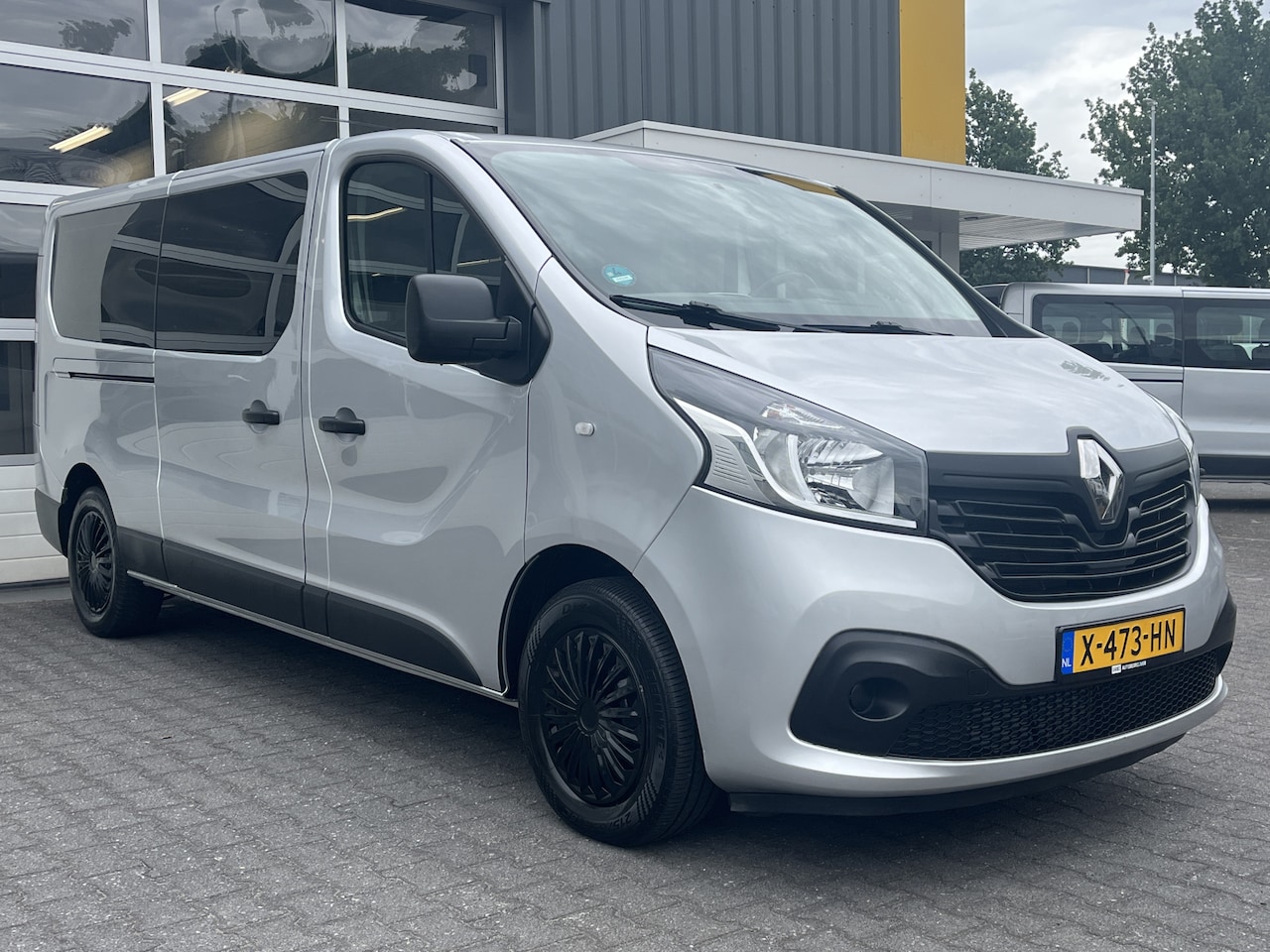 Renault Trafic Passenger - 1.6 dCi Grand Authentique Energy incl. BTW/ BPM Airco Cruise control Navigatie PDC Combi K - AutoWereld.nl