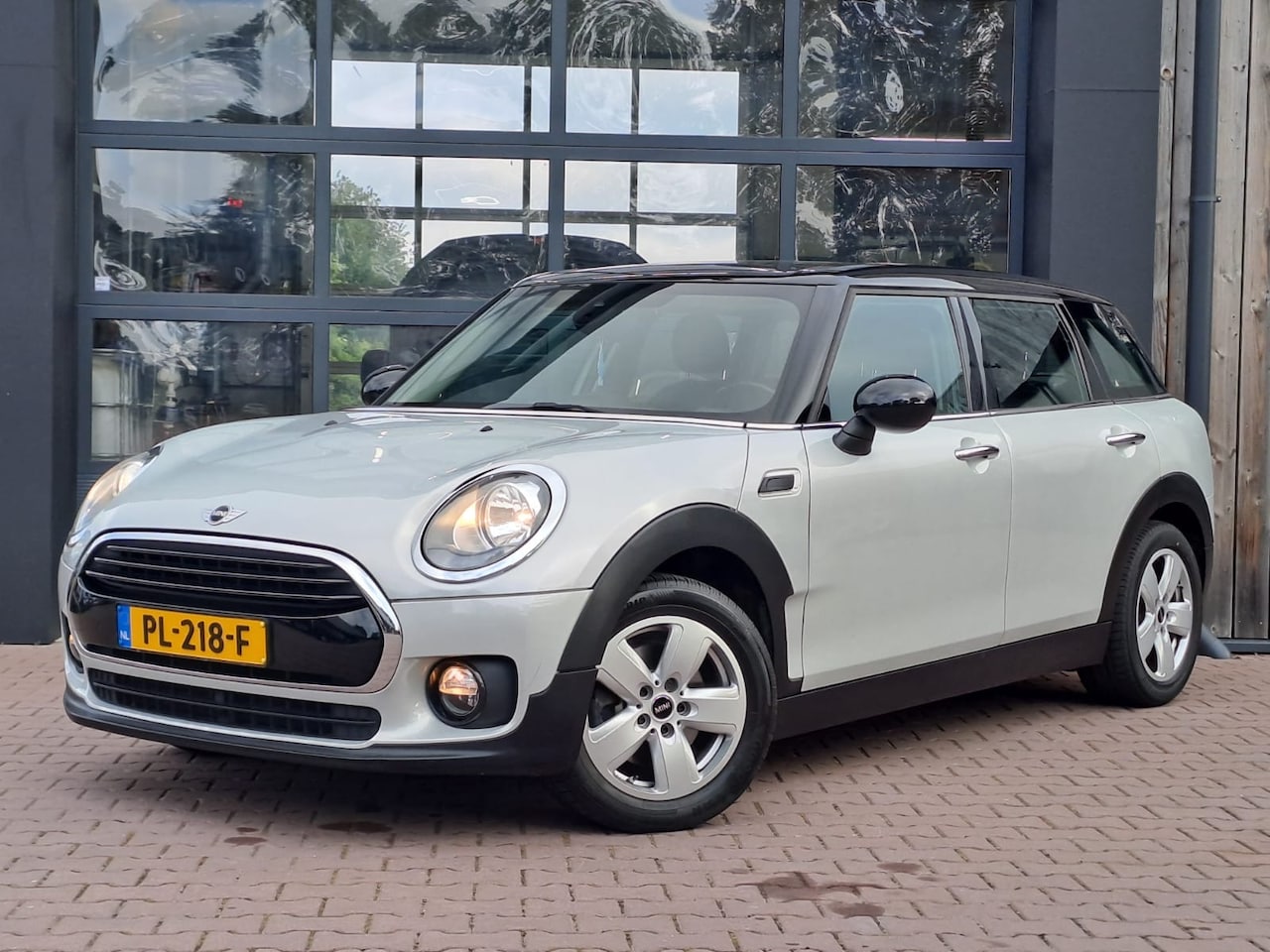MINI Clubman - Mini 1.5 Cooper Salt Business | Airco | Trekhaak | Navi | Cruise | PDC | - AutoWereld.nl