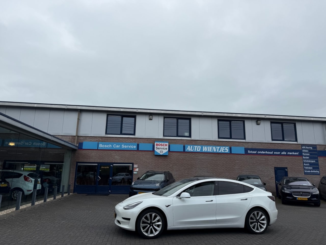 Tesla Model 3 - Standard RWD Plus 60kWh | Leer | Pano - AutoWereld.nl