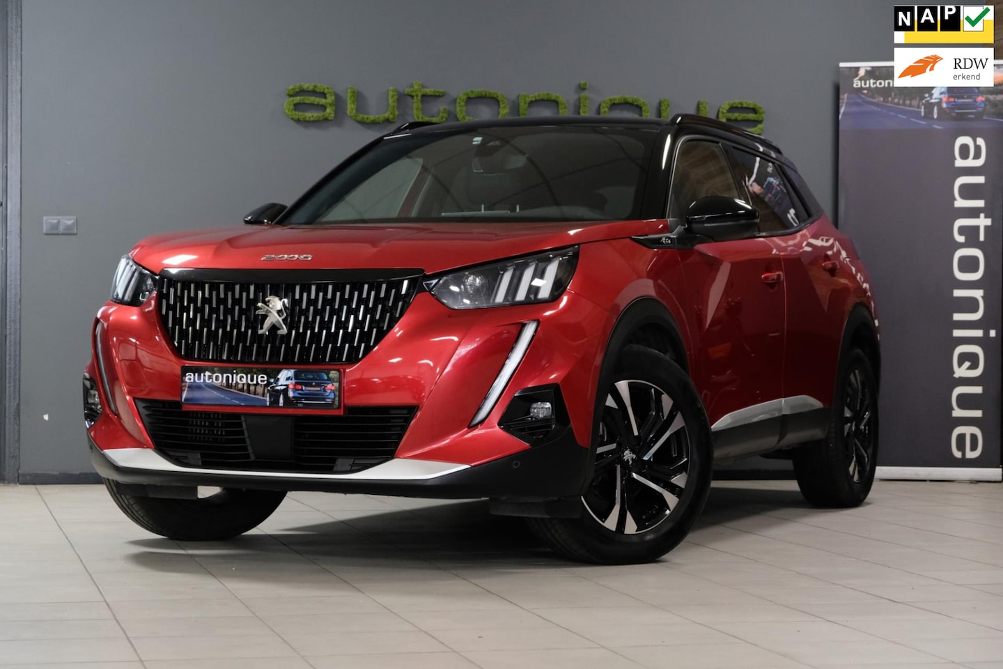 Peugeot 2008 - 1.2 PureTech GT *30.000km*Navi/Camera/Apple Carplay 10 STUKS OP VOORRAAD - AutoWereld.nl