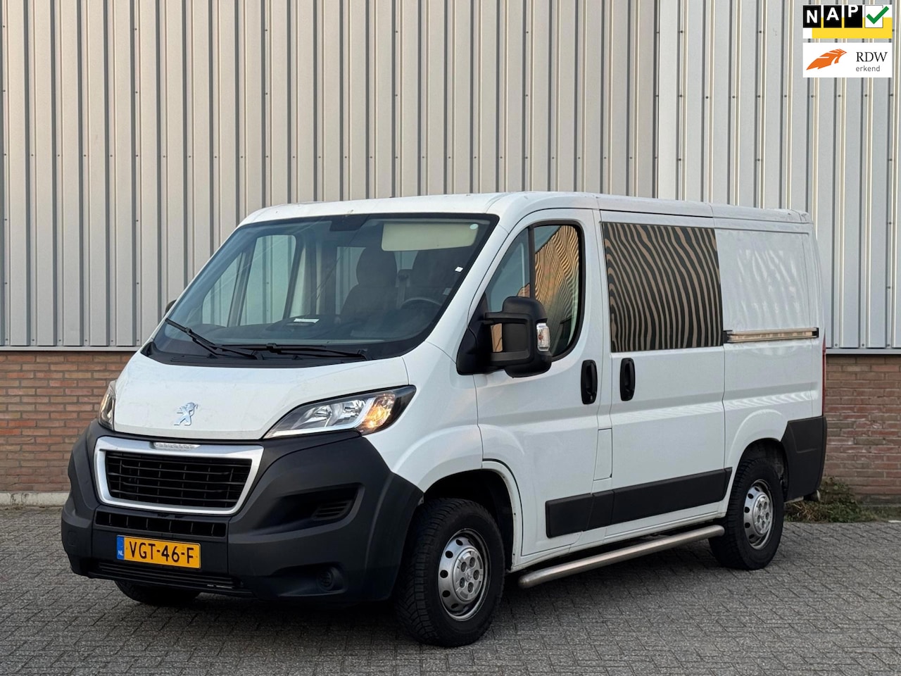 Peugeot Boxer - 330 L1H1 Premium DC 7-zits/ Airco/ EURO 6 - AutoWereld.nl