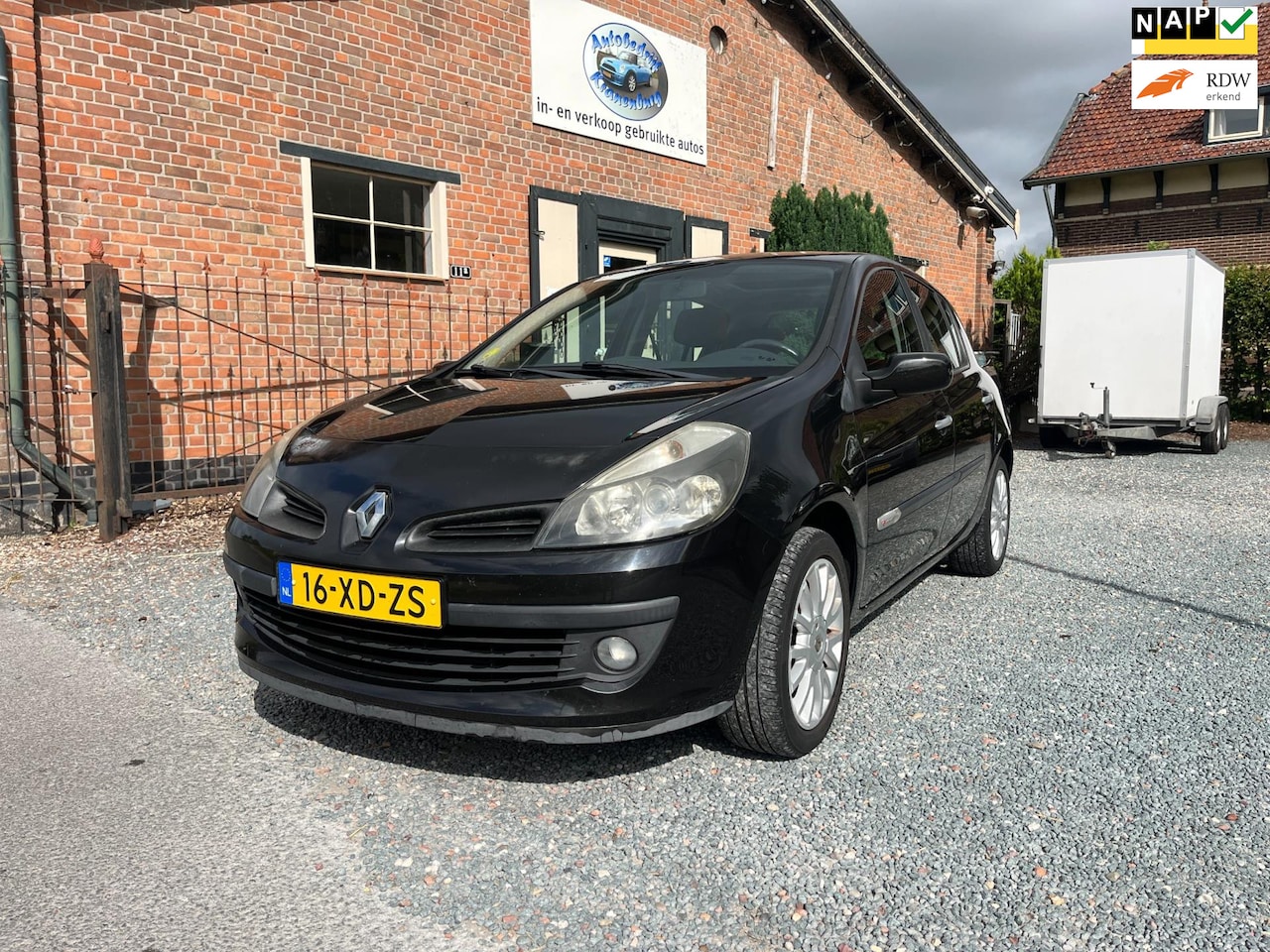 Renault Clio - 1.4-16V Rip Curl 1.4-16V Rip Curl ( Airco + Trekhaak + Elektrische ramen ) - AutoWereld.nl