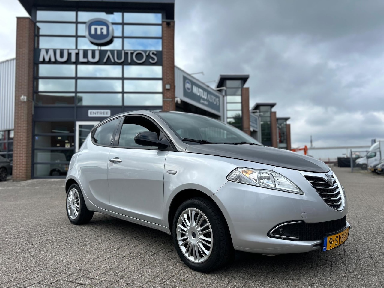 Lancia Y(psilon) - Ypsilon 0.9 TwinAir Platinum 5deurs Automaat Airco NAP APK - AutoWereld.nl