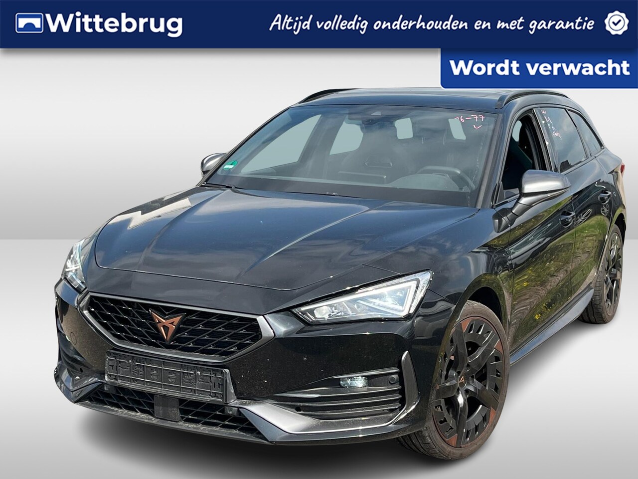 CUPRA Leon Sportstourer - 1.4 e-Hybrid Black Edition / PANODAK / CAMERA / 19"LMV / LEDER / NAVI - AutoWereld.nl