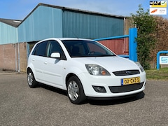Ford Fiesta - 1.6-16V Futura XL | Eerste eigenaar + Nieuwe apk
