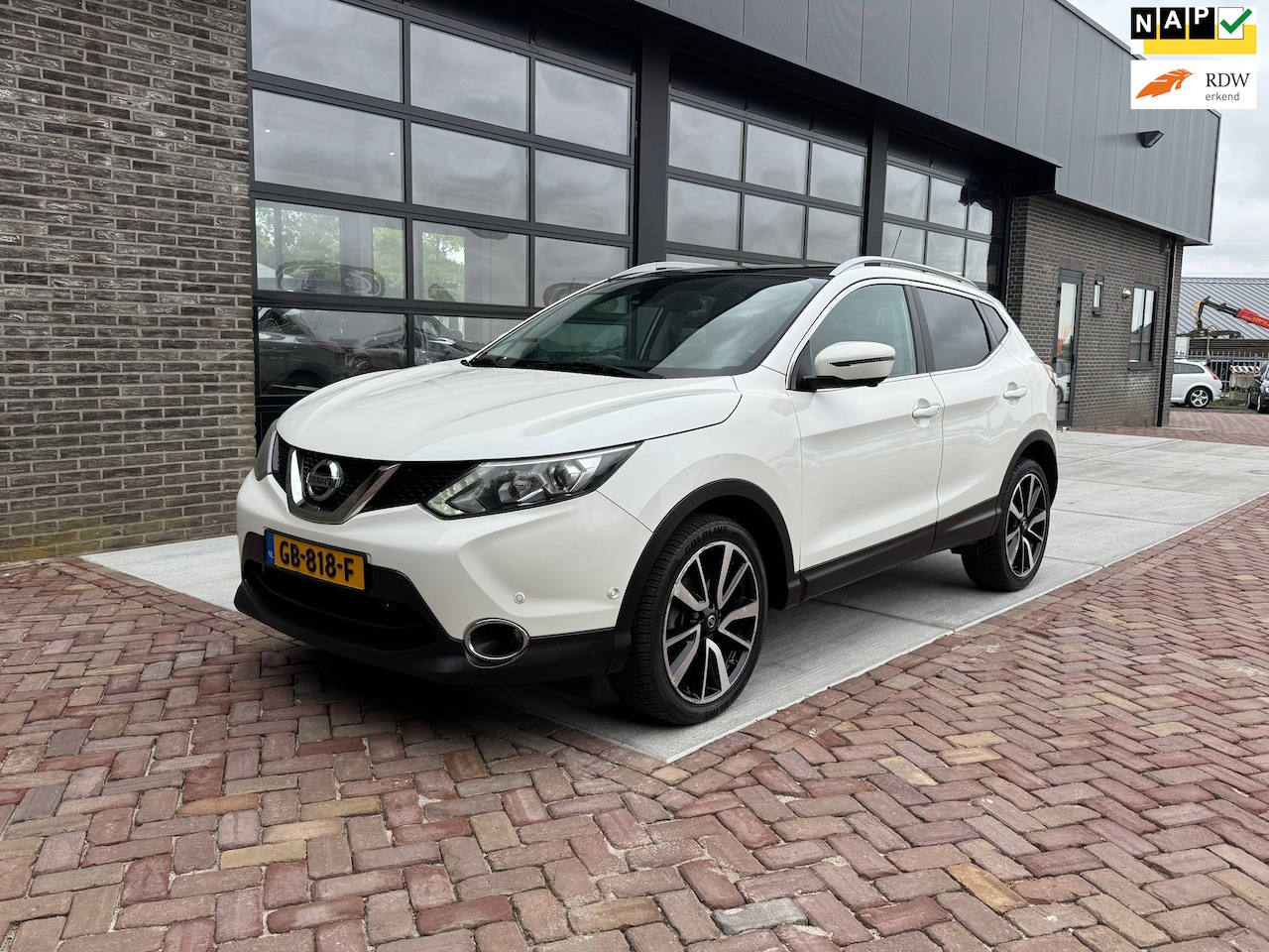 Nissan Qashqai - 1.2 Tekna | Autm | Pano | Leer | Trekhaak | Navi | - AutoWereld.nl