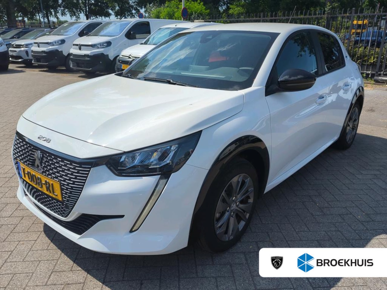 Peugeot e-208 - EV Style 50 kWh | Clima | Navi | Camera | Cruise | 3 Fase | Apple Carplay/Android auto | | - AutoWereld.nl
