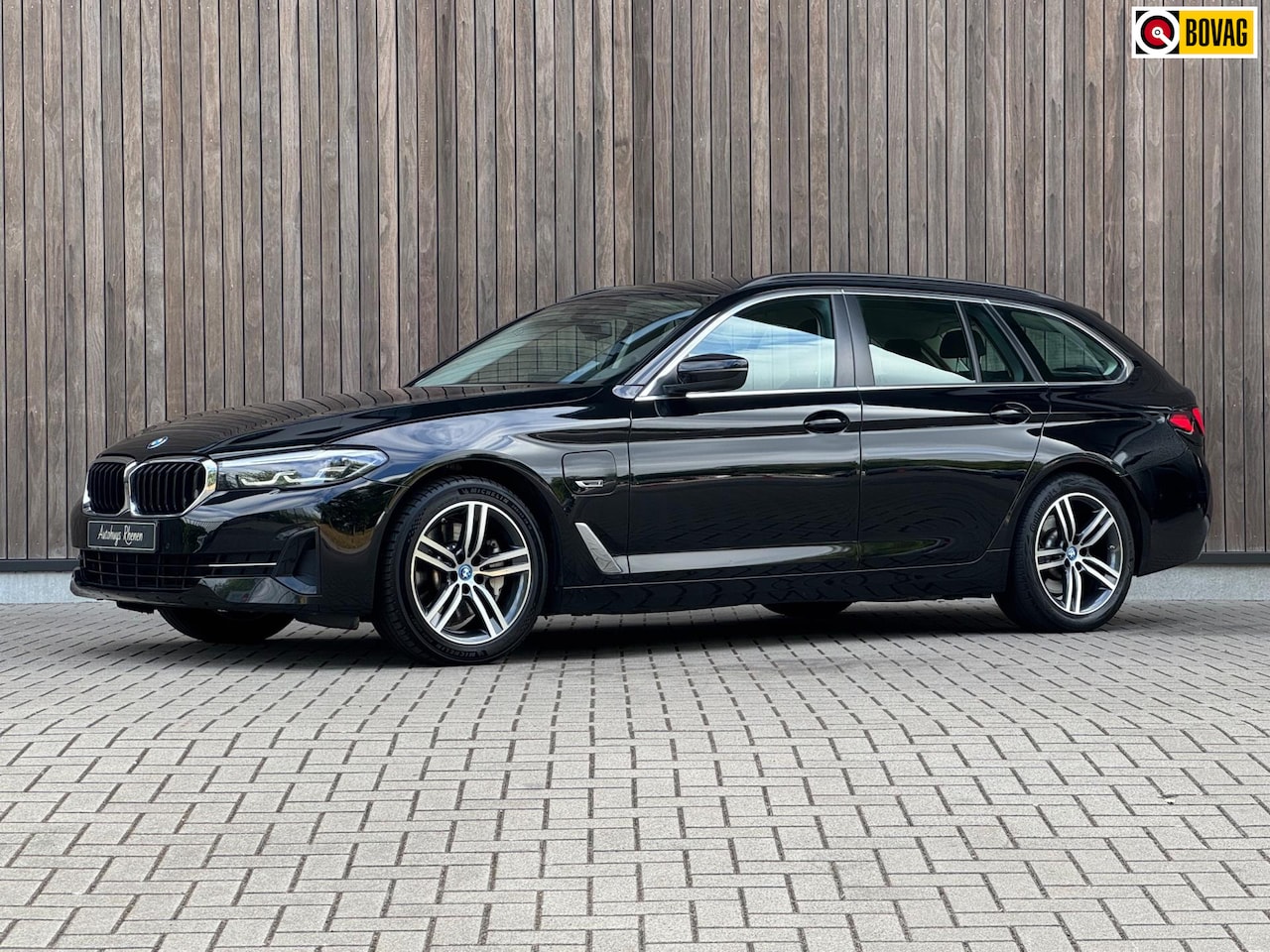 BMW 5-serie Touring - 530e Business Edition Plus / Trekhaak / - AutoWereld.nl