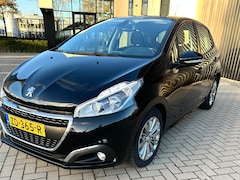Peugeot 208 - 1.2 PureTech Signature signaturen uitvoering vol met opties