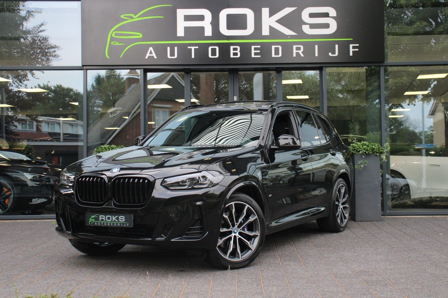 BMW X3 - xDrive30e High Executive shadowline/Navi/Camera/Keyless/Head-up/HarmanKardon/M Stoelen/Pan - AutoWereld.nl
