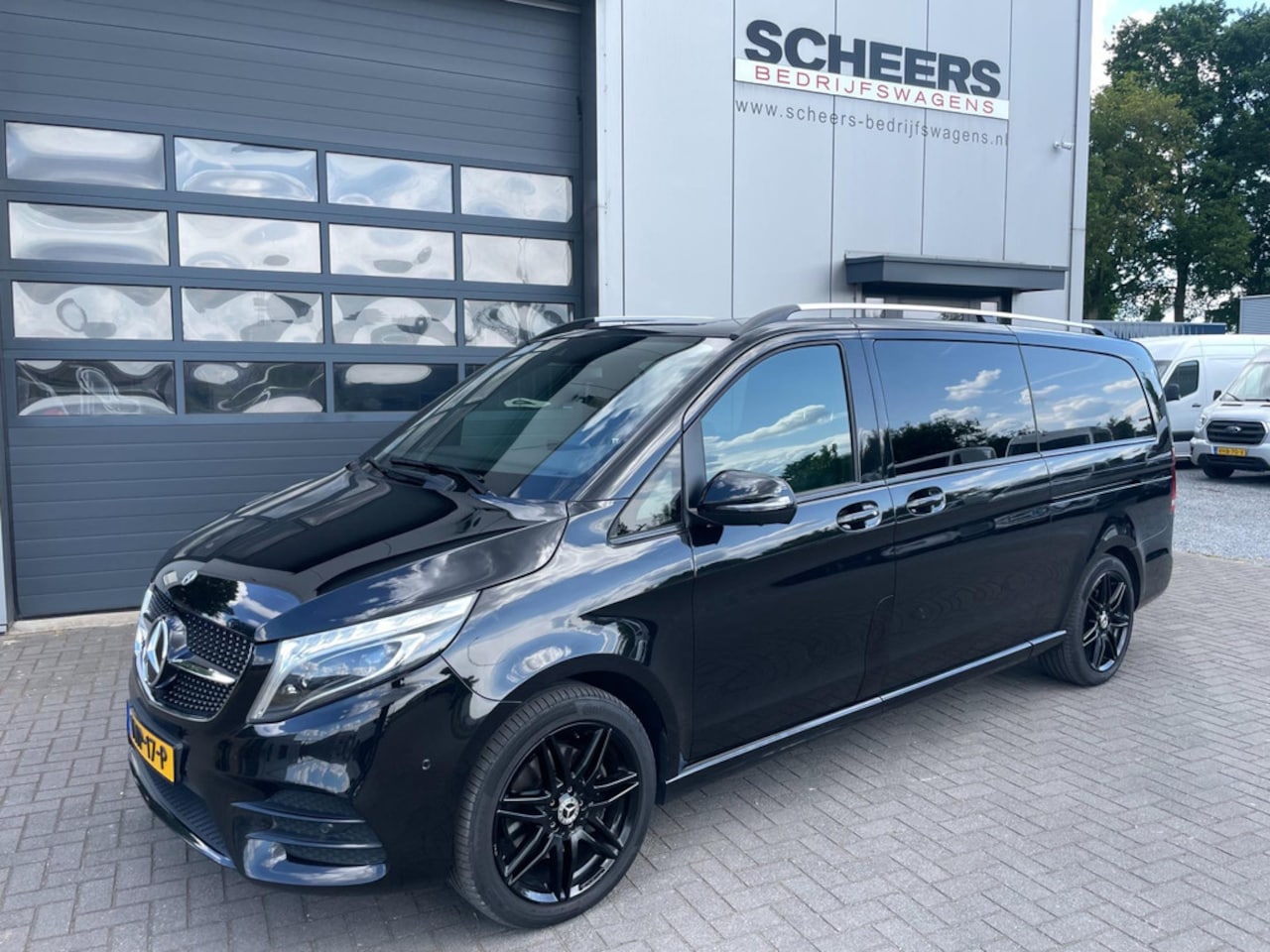 Mercedes-Benz V-klasse - 300d XL DC Avantgarde Edition | AMG | Burmester - AutoWereld.nl