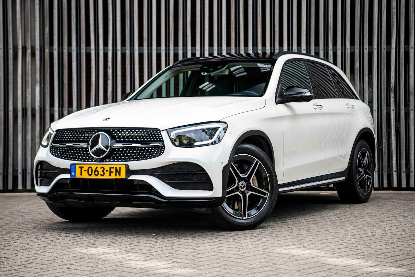 Mercedes-Benz GLC-klasse - 300d 4MATIC AMG |Panorama|Burmester|HUD|ACC|LaneAssist|Treeplanken|Trekhaak| - AutoWereld.nl