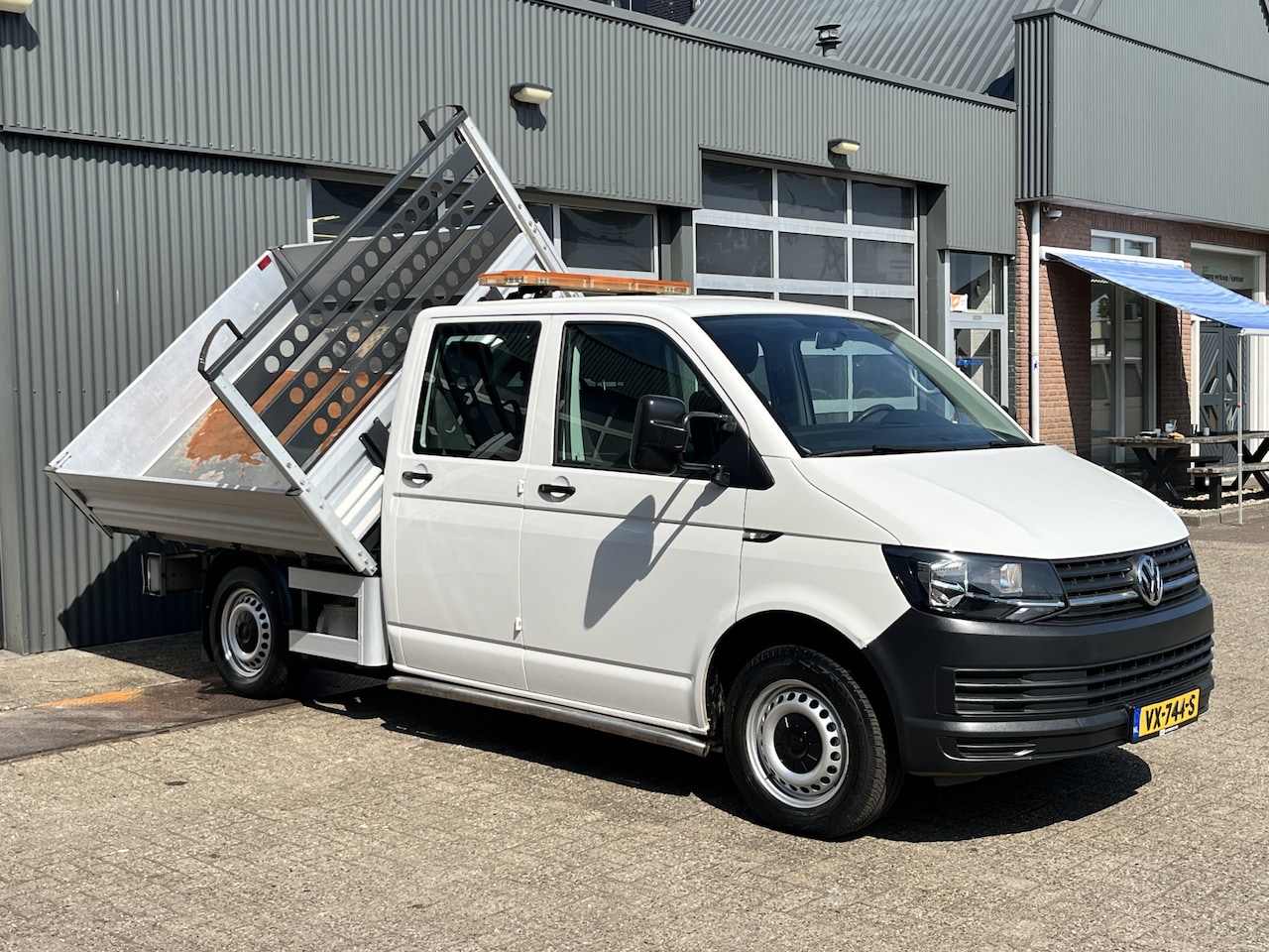 Volkswagen Transporter - 2.0 TDI DC 3-zijdenkipper Pick-up Airco Trekhaak 2200 kg trekgewicht Telefoonverbinding 1e - AutoWereld.nl