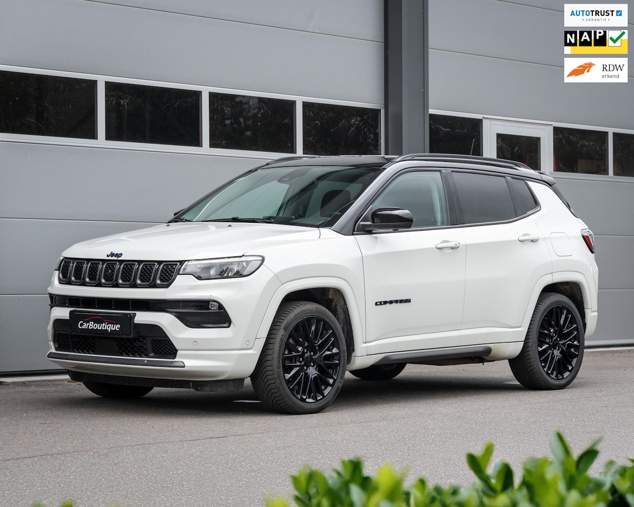 Jeep Compass - 4xe 240 Plug-in Hybrid Electric S I BTW I Leer I 360 I Carplay I Vol Opties I - AutoWereld.nl