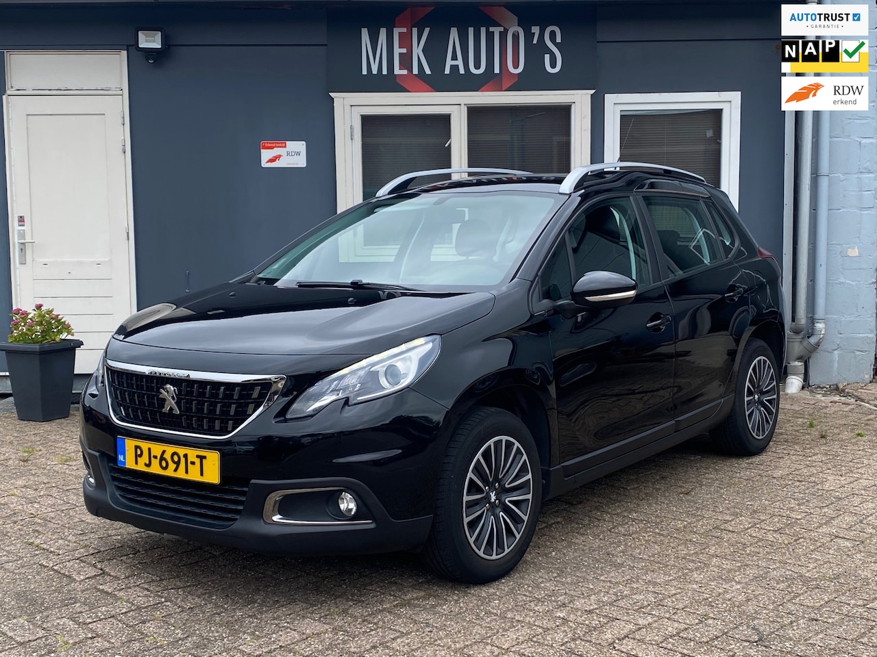 Peugeot 2008 - 1.2 PureTech Blue Lion|Navi|Cruise|Airco|Trekhaak - AutoWereld.nl
