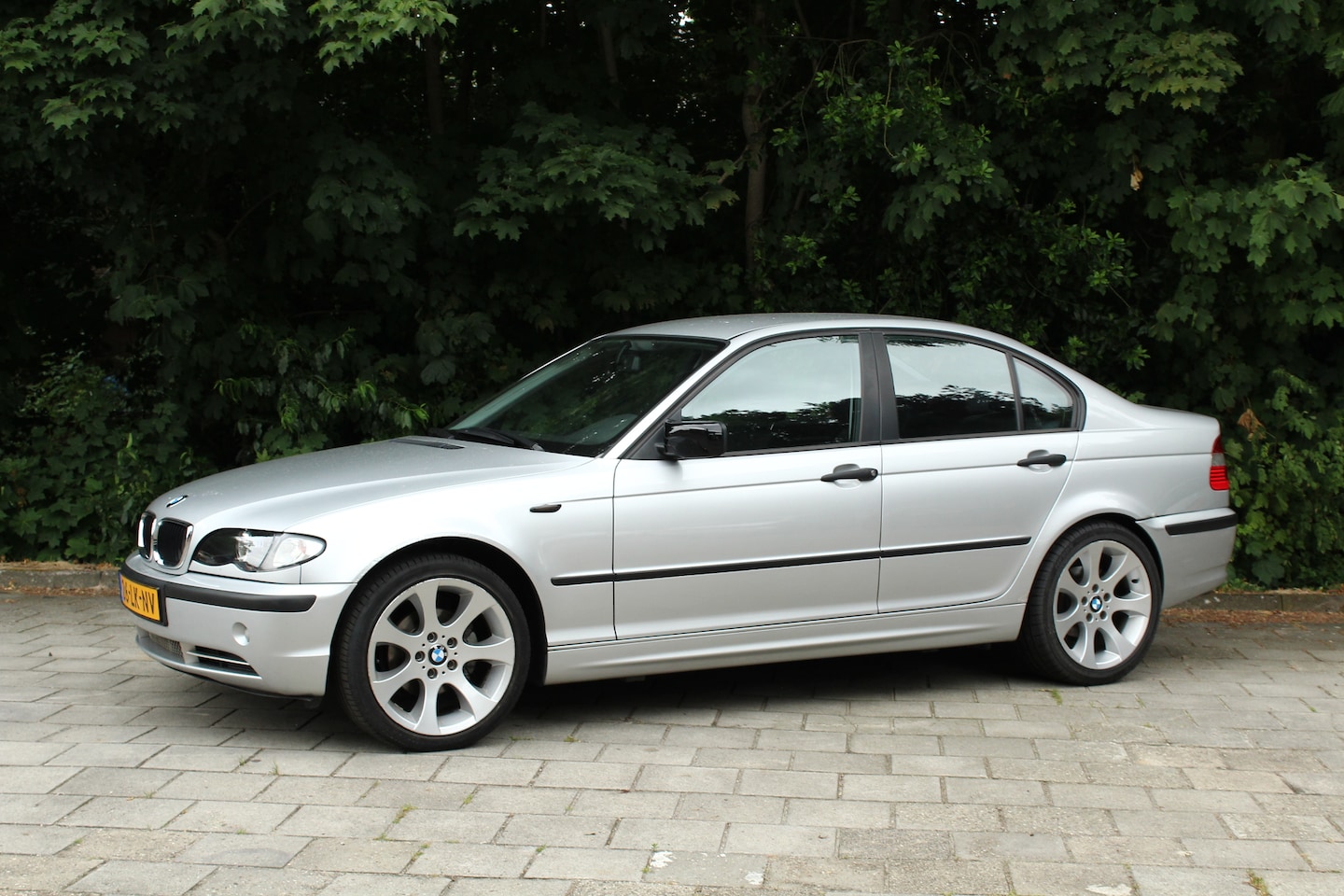 BMW 3-serie - 316i Black & Silver airco cruise enz. - AutoWereld.nl