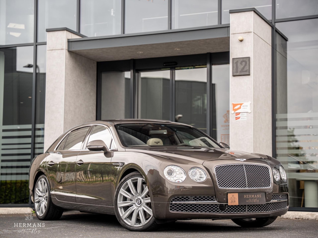 Bentley Flying Spur - 6.0 W12 / Pano / Massage / Memory - AutoWereld.nl