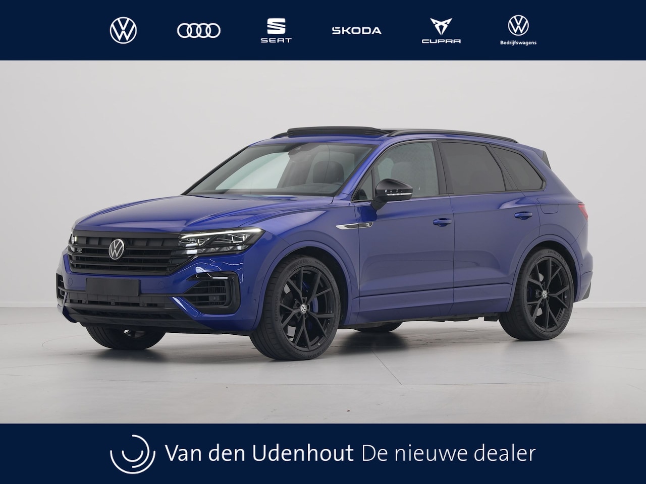 Volkswagen Touareg - 3.0 TSi 4MOTION R 463pk Luchtvering Panorama Stoelverkoeling/verwarming 360Camera Carplay - AutoWereld.nl