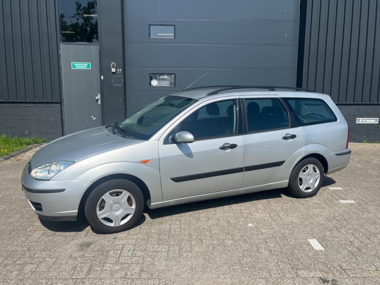 Ford Focus Wagon - 1.6-16V Cool Edition APK NAP AIRCO - AutoWereld.nl