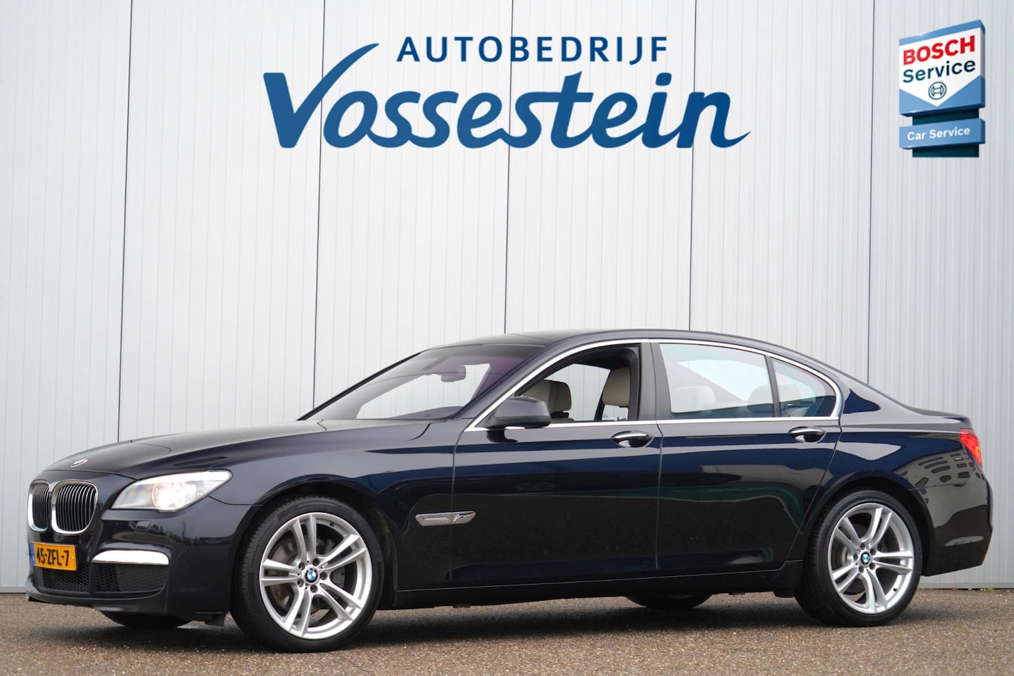 BMW 7-serie - 740d xDrive / M-Pakket / 132dkm NAP / Sportstoelen / Softclose / Leder / NL-Auto / Navigat - AutoWereld.nl
