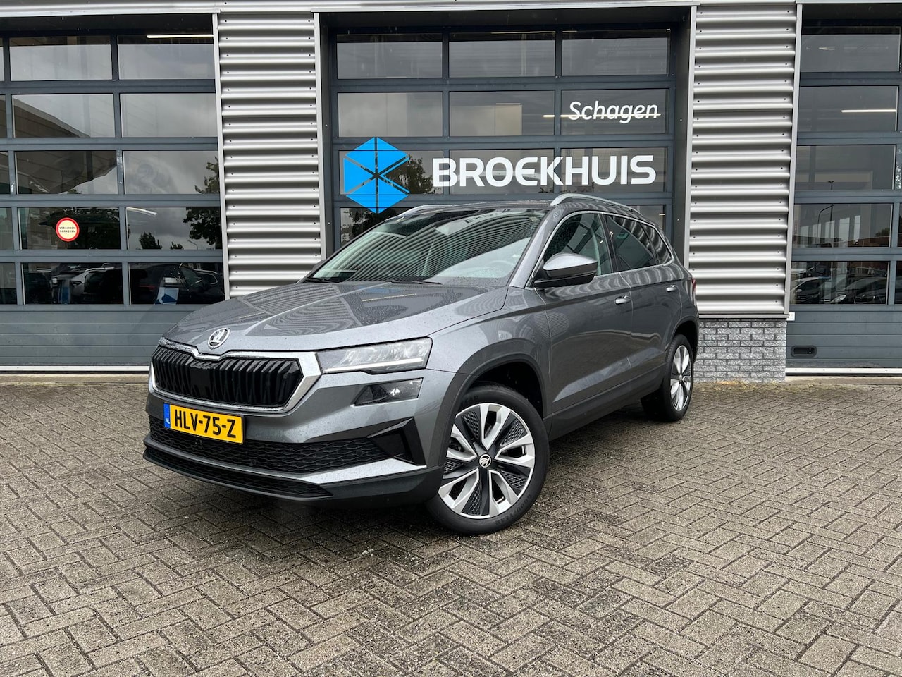 Skoda Karoq - 1.5 TSI 150 pk ACT Business Edition 7-DSG | Achteruitrijcamera | Buitenspiegels elektrisch - AutoWereld.nl