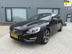 Volvo V60 - 2.4 D6 AWD Plug-In Hybrid Summum // Perfect onderhouden // Leer // Schuifdak