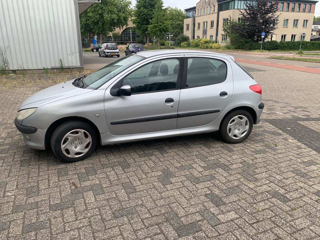 Peugeot 206 - 1.4 Gentry - AutoWereld.nl