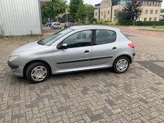 Peugeot 206 - 1.4 Gentry