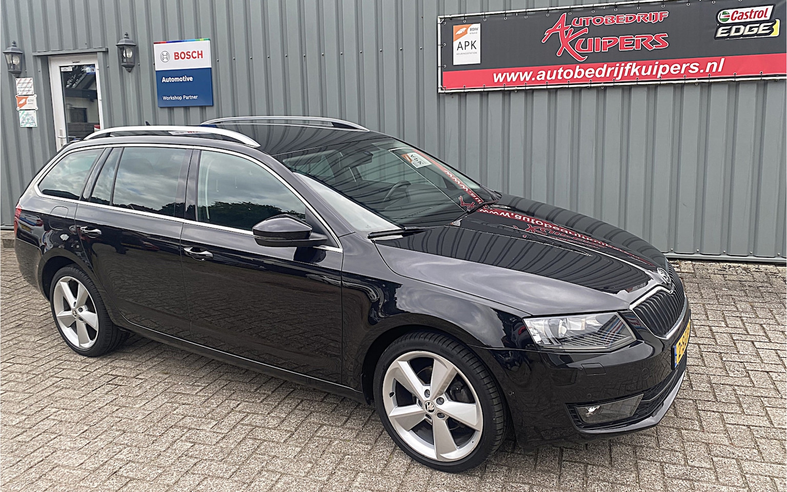 Skoda Octavia Combi - Automaat 1.2 TSI Elegance Businessline Navi,Pdc.Cruise.Clima.Lm.velgen.Trekhaak - AutoWereld.nl