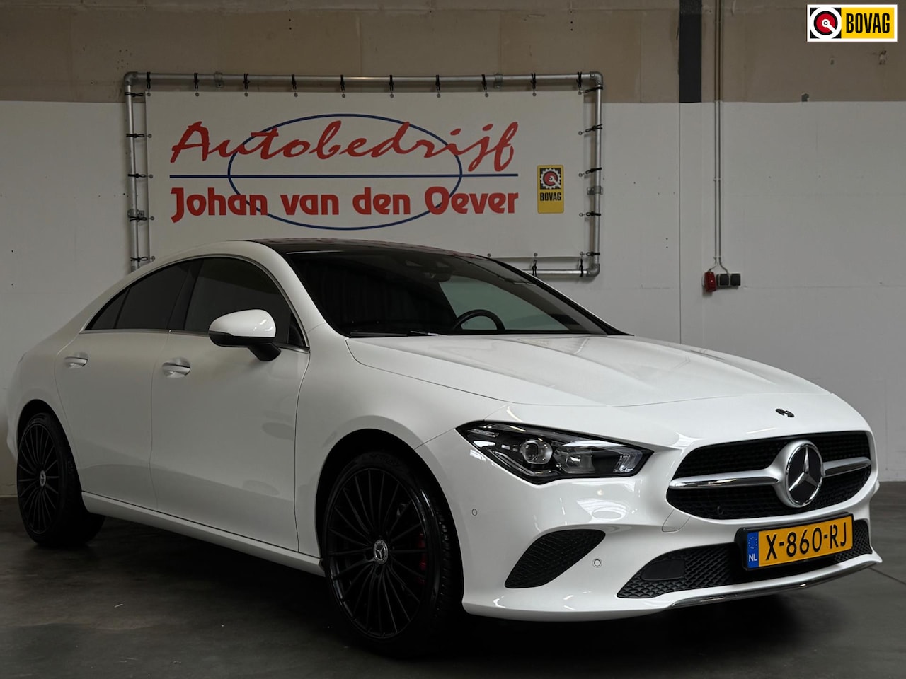 Mercedes-Benz CLA-Klasse - 180 Advantage|Sfeerverlichting|Camera|Leder|Doorlopend Scherm| - AutoWereld.nl