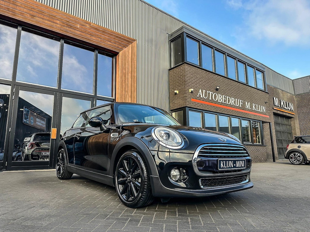 MINI Cooper - Mini 1.5 Chili 136pk/Half leer/Led/17"S/Navi/topstaat - AutoWereld.nl
