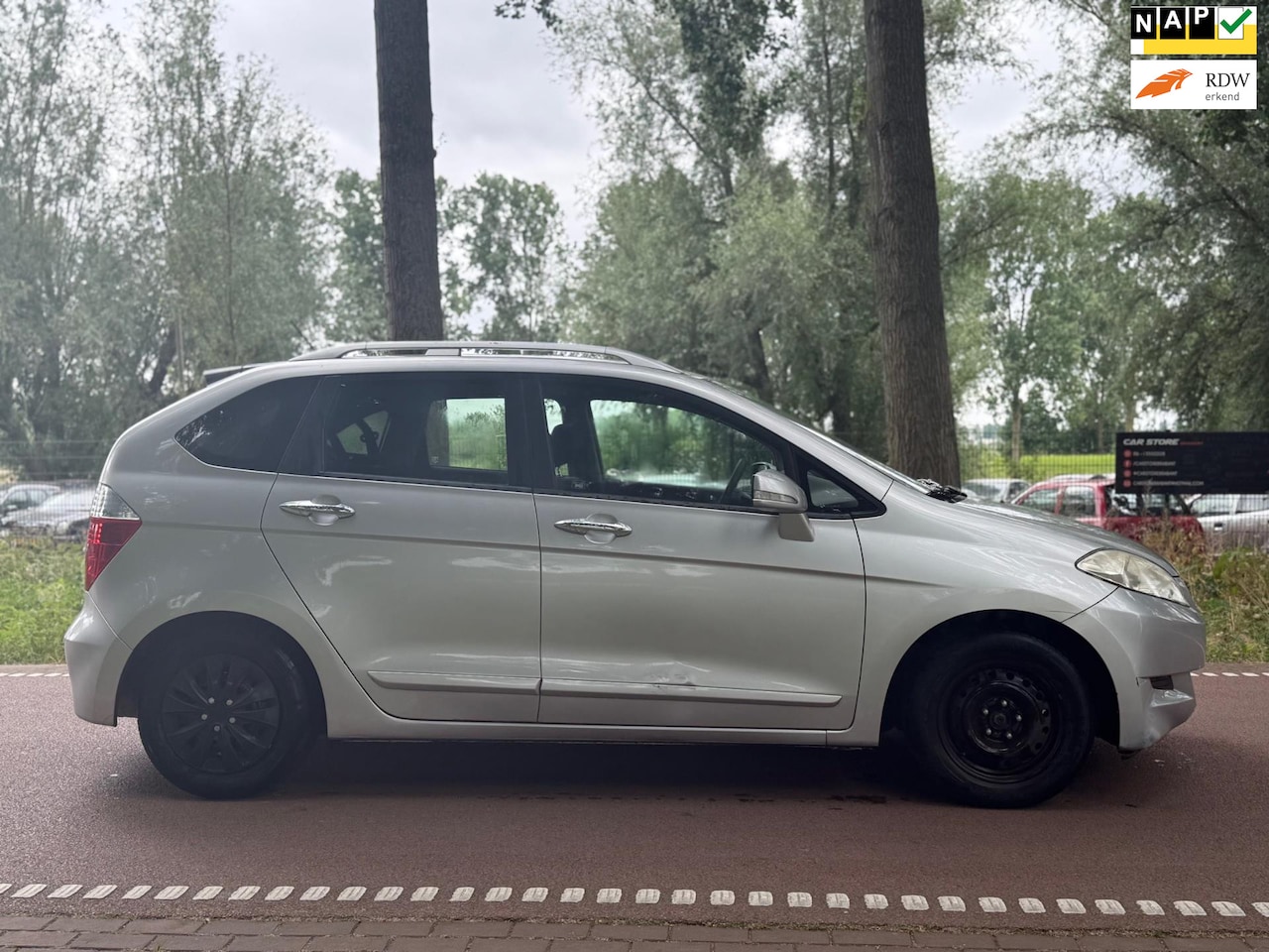 Honda FR-V - 1.7i Comfort AIRCO!6PERSOONS!APK!KOOPJE! - AutoWereld.nl