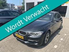 BMW 3-serie - 320i Upgrade Edition 170pk 2e eig. Clima Leder Navi Xenon
