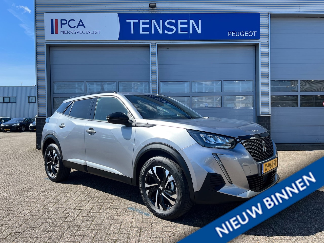 Peugeot 2008 - 1.2 130PK Allure Pack | Automaat | | 3D Cockpit | Camera achter | Navigatie met Apple car - AutoWereld.nl