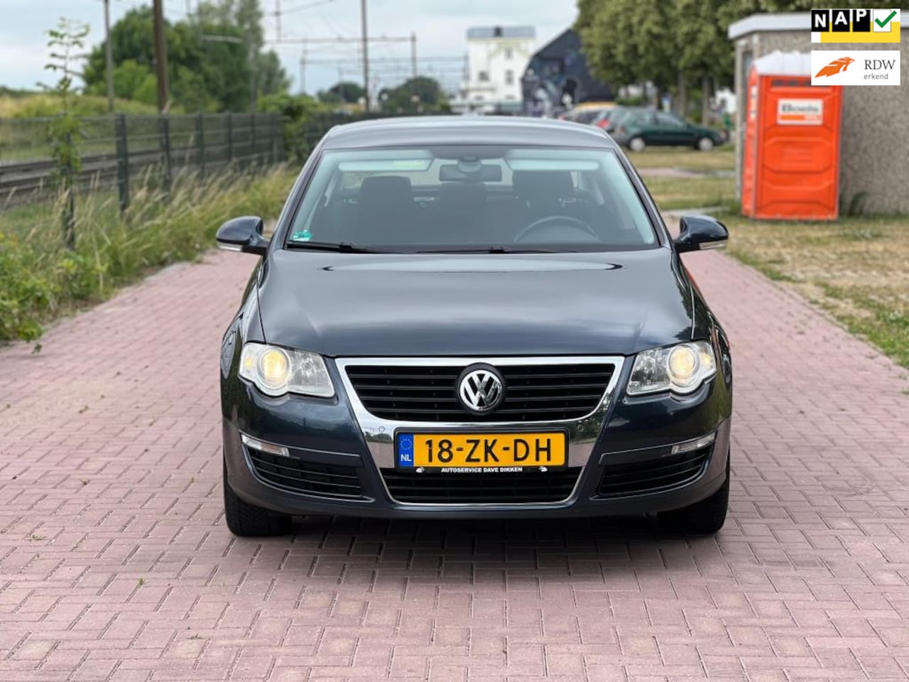 Volkswagen Passat - 1.6 CLASSIC MOTOR Comfortline Business NAVI/CLIMA - AutoWereld.nl